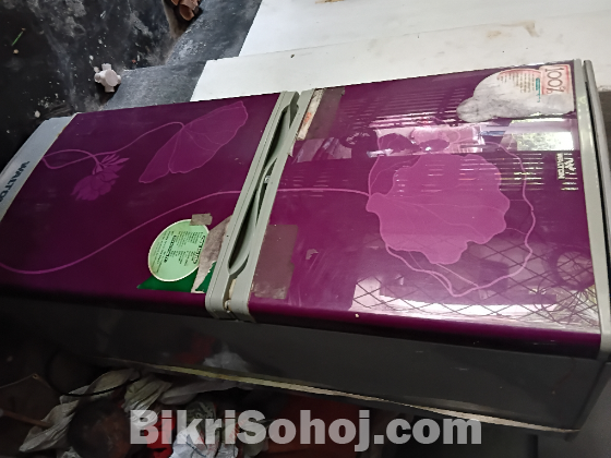 ফ্রীজ বিক্রয় করা হবে